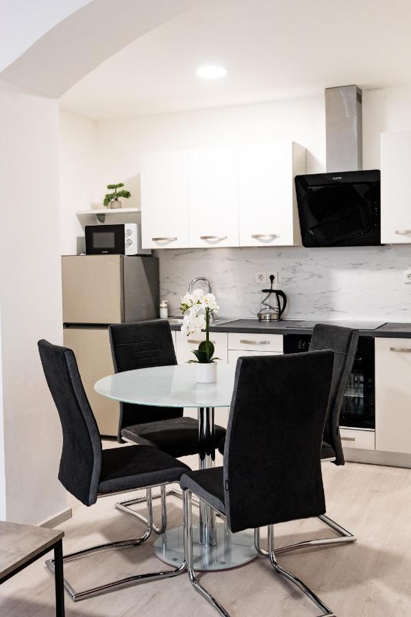 Apartmani Park Maksimir-Rebro Zagreb Ngoại thất bức ảnh
